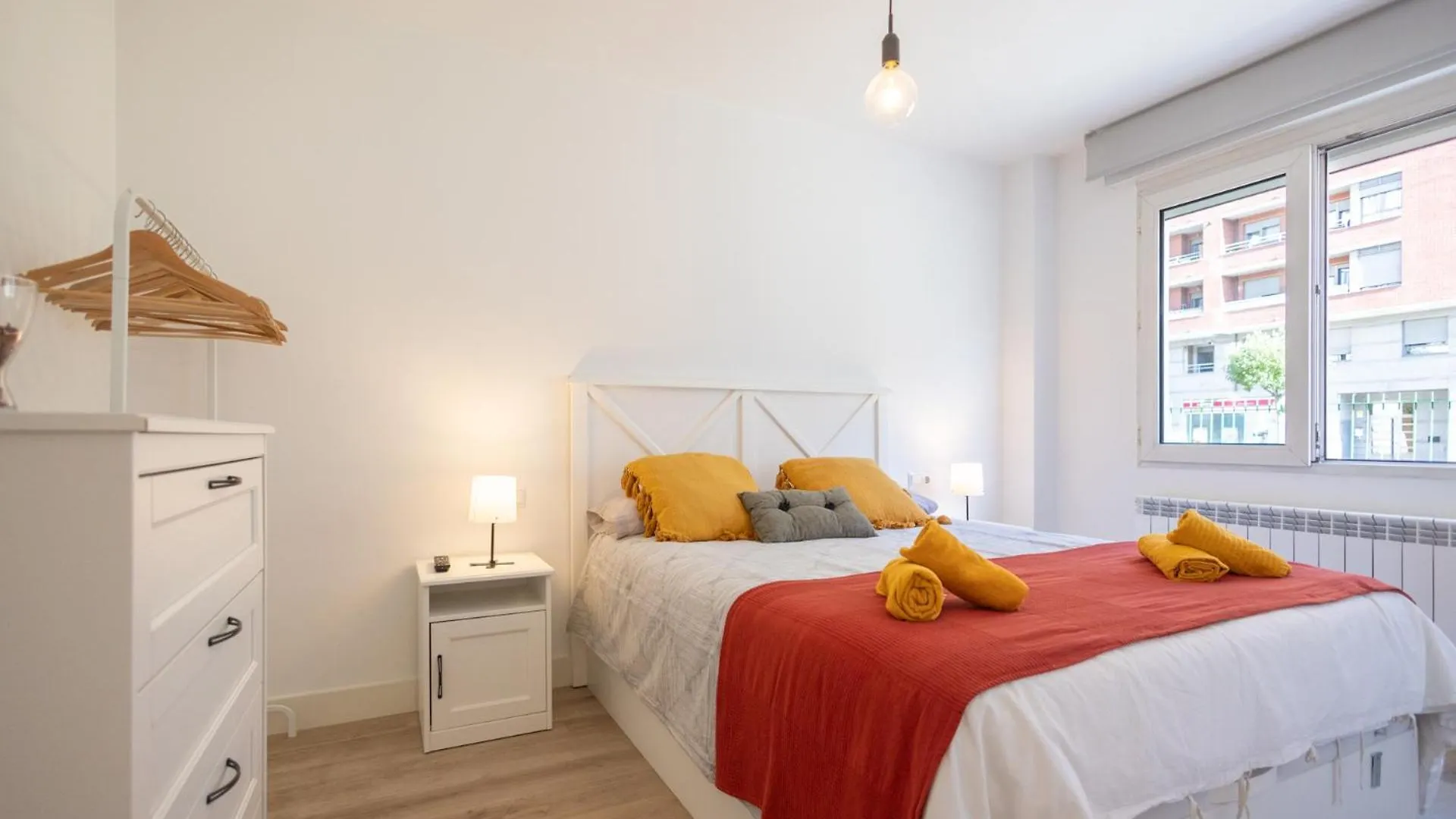 Nuevo, Grande Con Garaje, Bilbao Arena, Casco Viejo Apartment