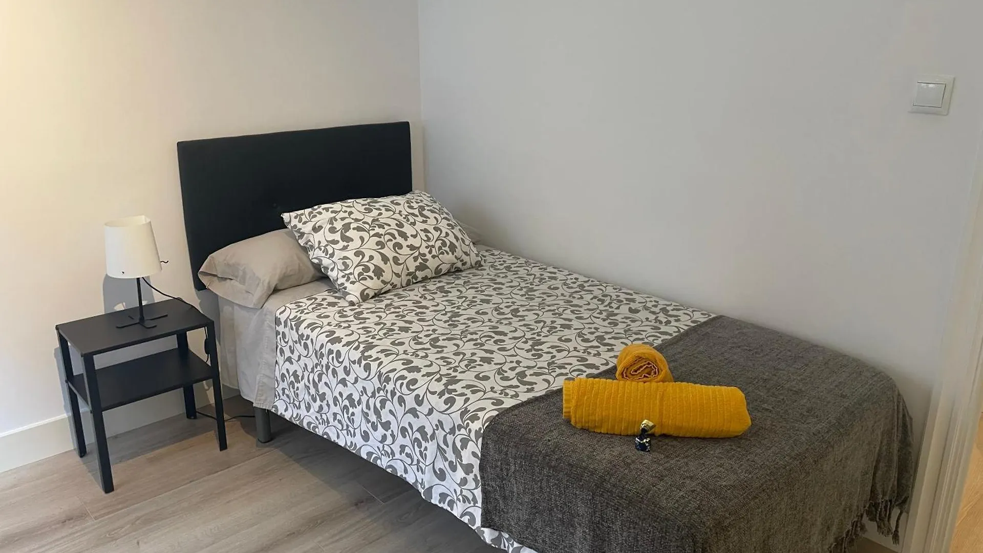 Nuevo, Grande Con Garaje, Bilbao Arena, Casco Viejo Apartment